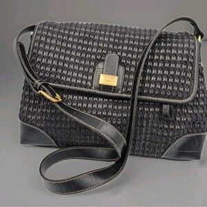Woman’s CL Carry land (CL AMERICA) Purse Black Vintage Never Used Excellent Cond